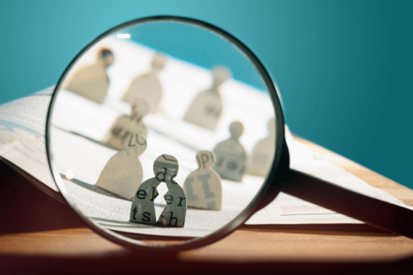 Magnifying glass, Ai searching for recruits