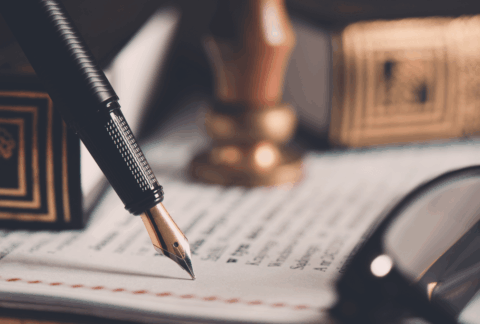 MetroHR_Employment Rights - Fountain Pen on book